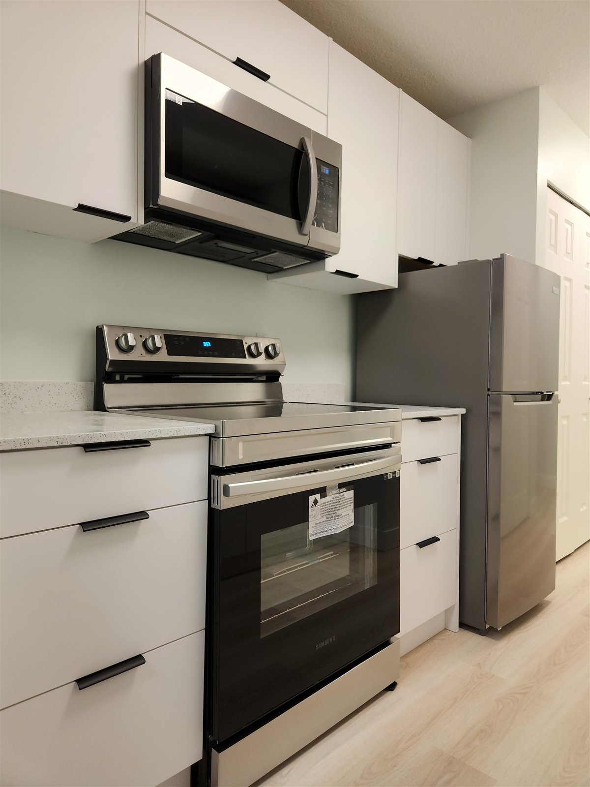 Brighouse condo — kitchen